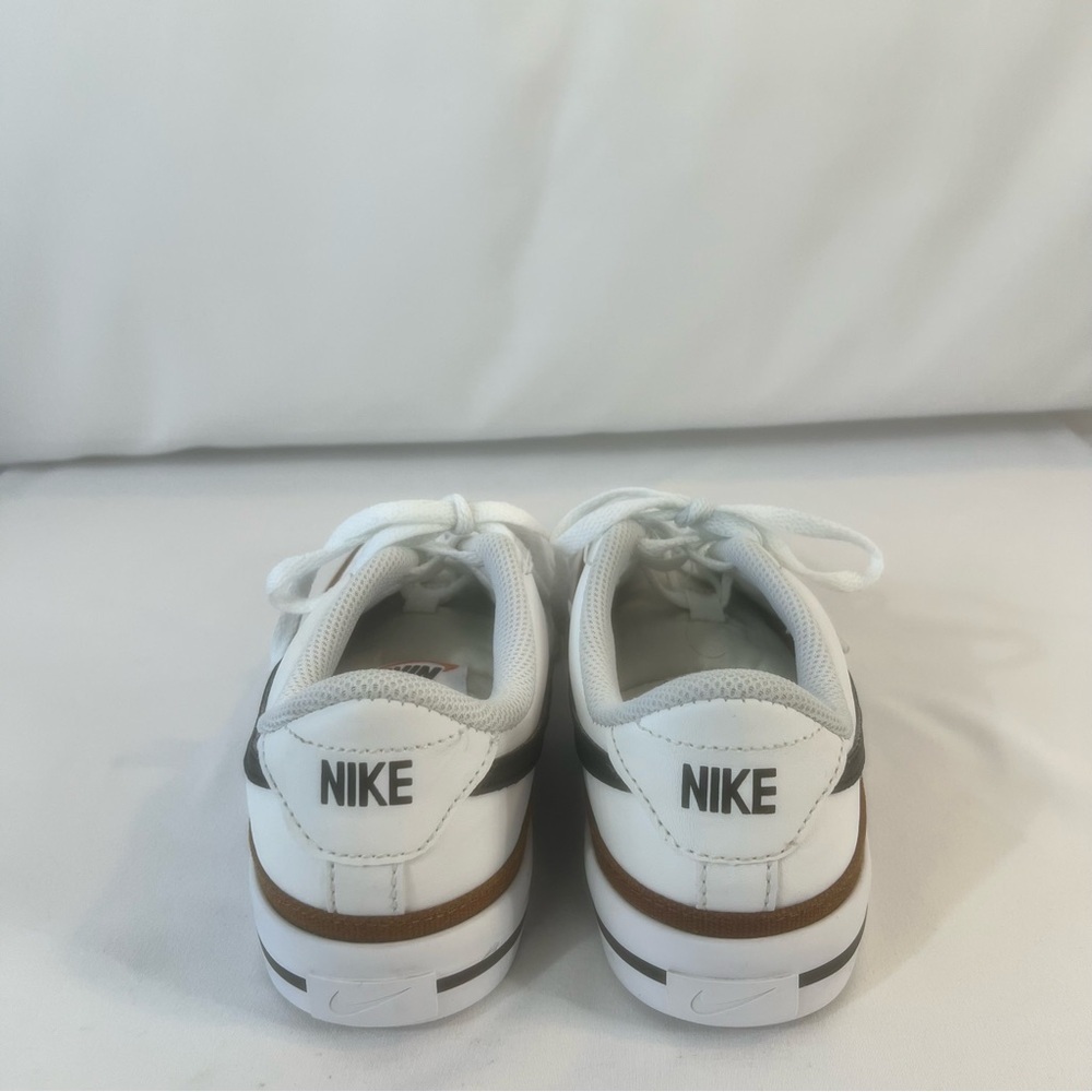 Nike Kids White and Black Sneakers size: US 4 Y - Picture 6 of 10